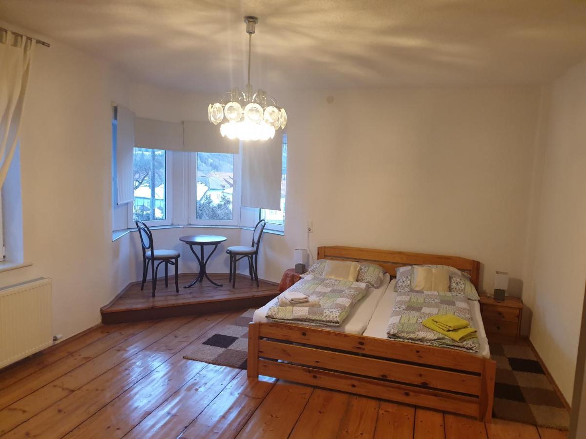 Lerchenhof Hotel Фризах Екстериор снимка