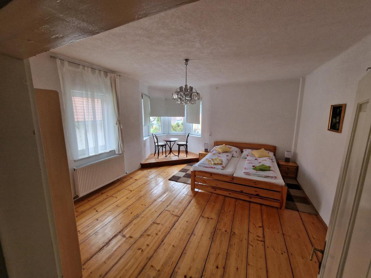 Lerchenhof Hotel Фризах Екстериор снимка