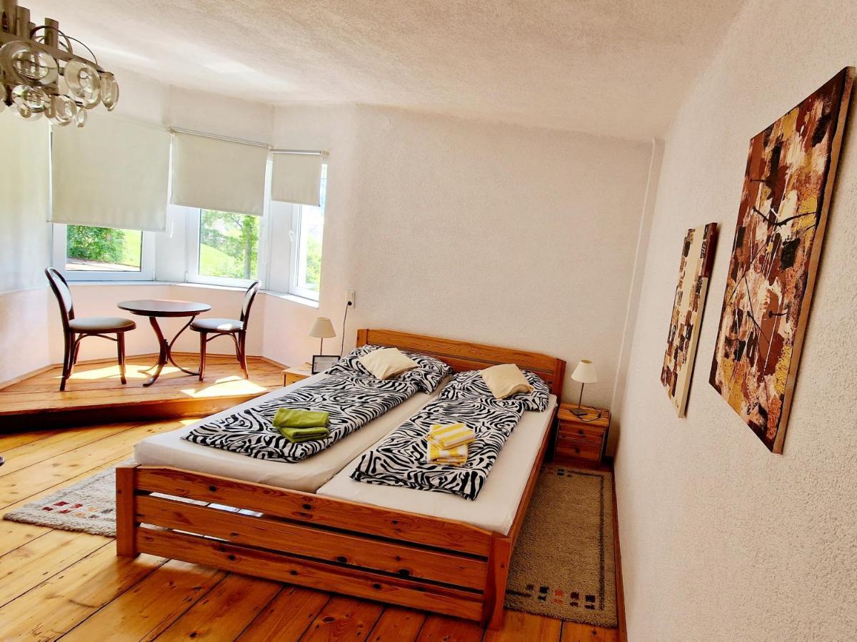 Lerchenhof Hotel Фризах Екстериор снимка